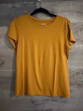 Banana Republic Short Sleeve Crewneck Tee in Mustard Yellow